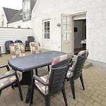 Vakantiehuis Three-bedroom In *