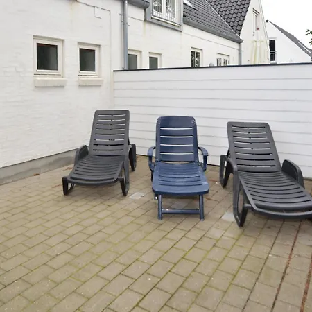 Three-bedroom In Hébergement de vacances Blåvand