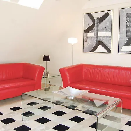 Сasa de vacaciones Three-bedroom In *