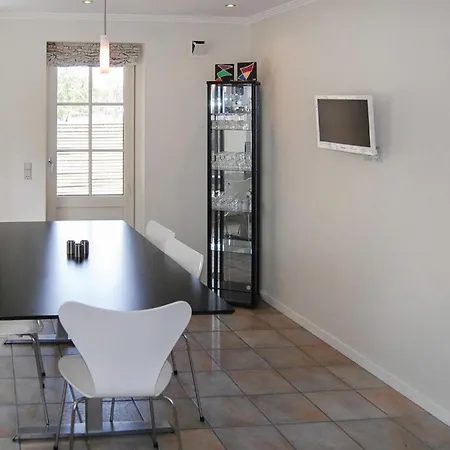 בית נופש Three-bedroom In בלבאנד