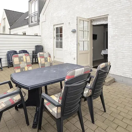 Hébergement de vacances Three-bedroom In *