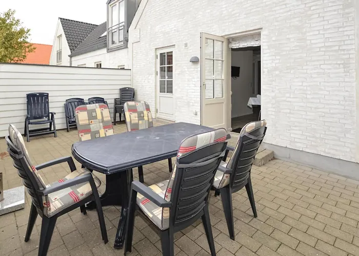 Ferienhaus Three-bedroom In *